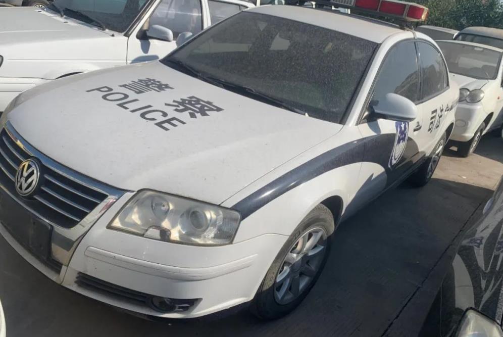 公務(wù)車(chē)